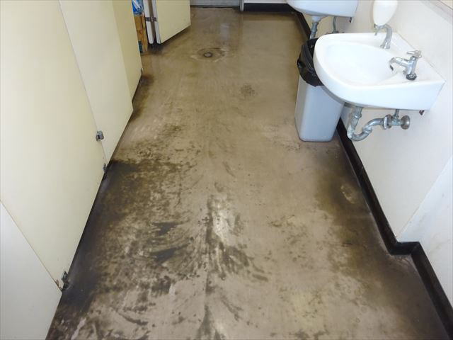施工前のトイレ床